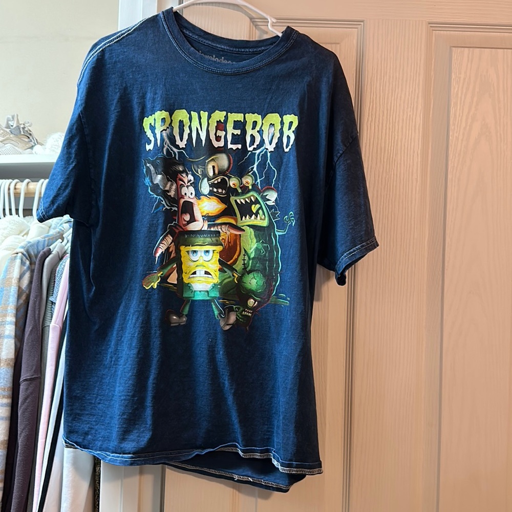 SpongeBob Halloween Graphic size S/M. Worn once!